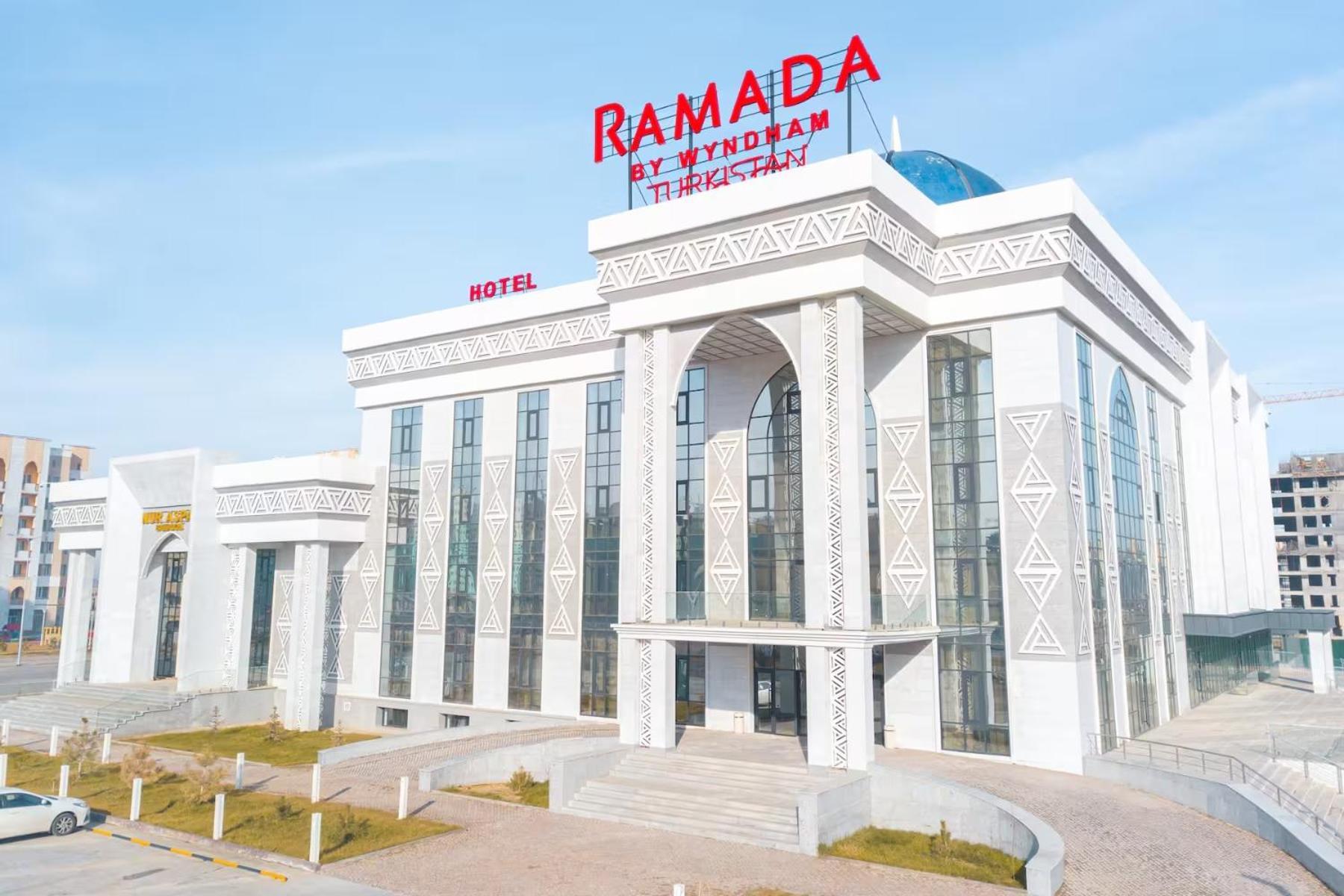 Ramada By Wyndham Turkistan Hotell Exteriör bild